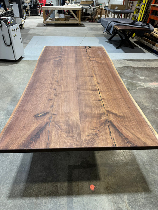 Table à manger Live Edge en noyer 96L 46W