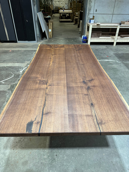 Table à manger Live Edge en noyer 96L 46W