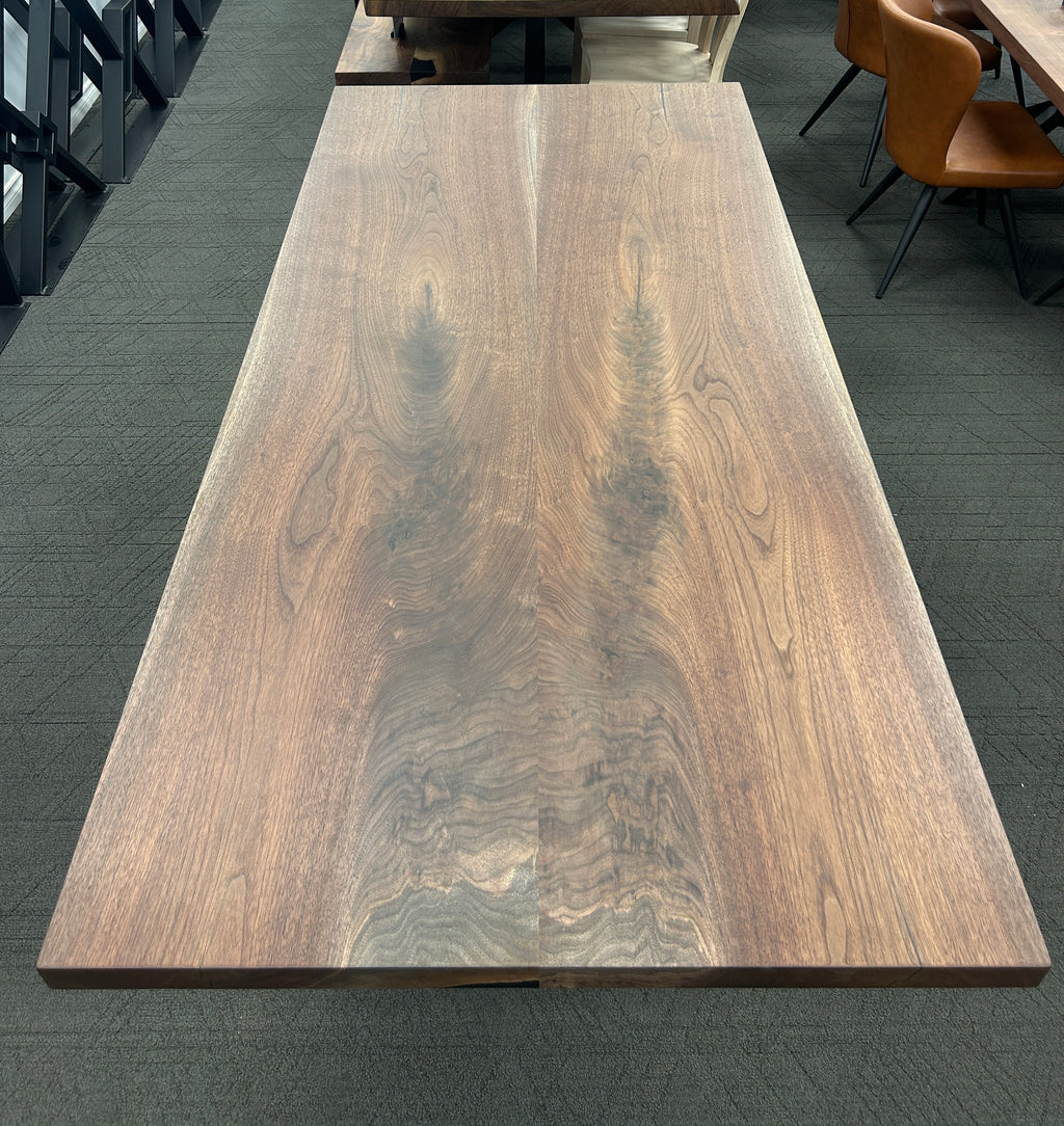 Table à manger en noyer massif 84L 40W