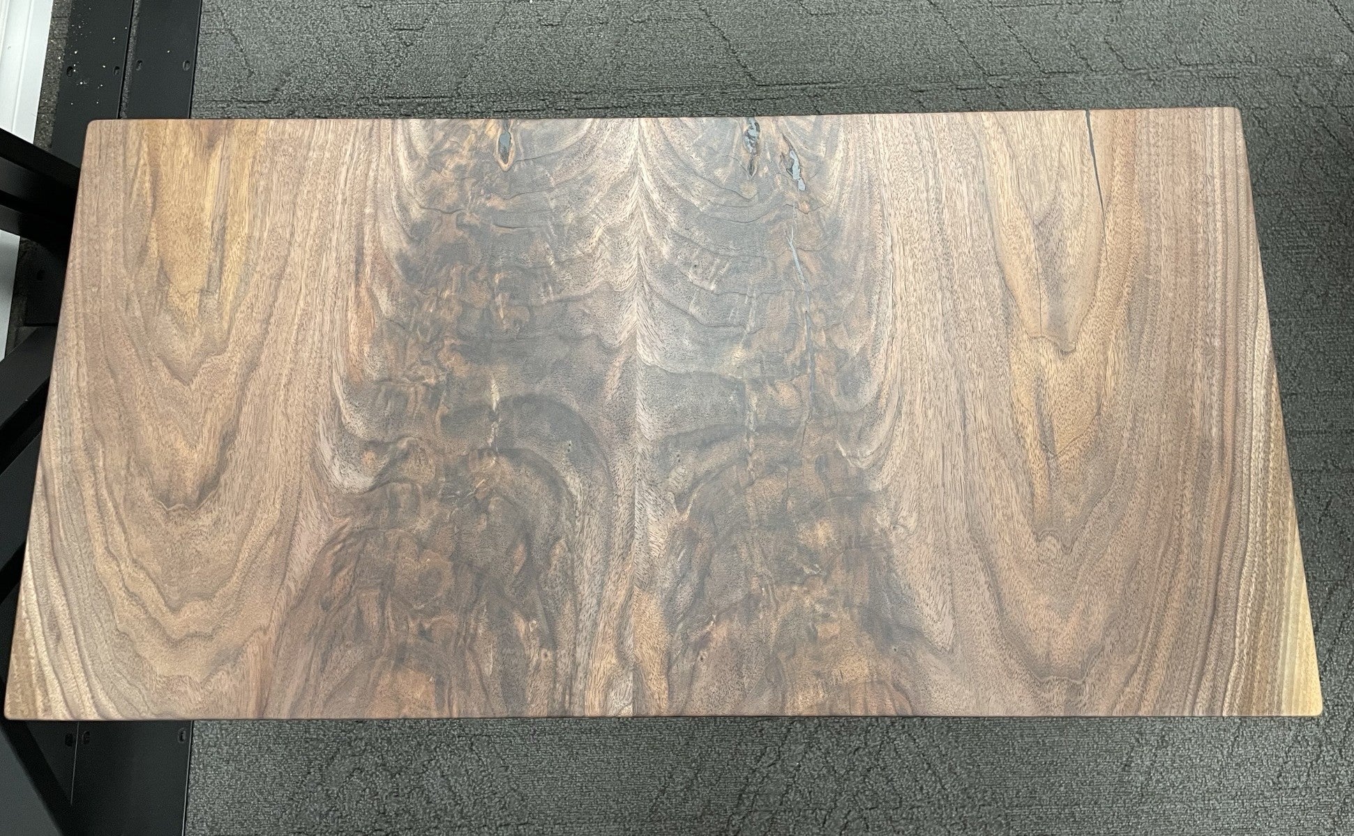 Banc en noyer Live Edge
