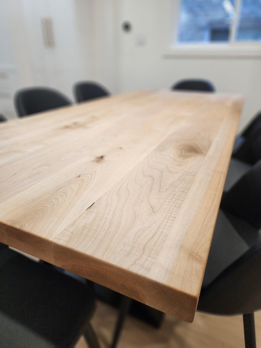 Table rectangulaire en érable (personnalisée)