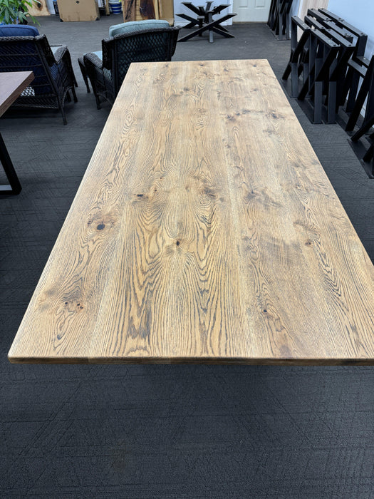 Table rectangulaire en chêne (personnalisée)