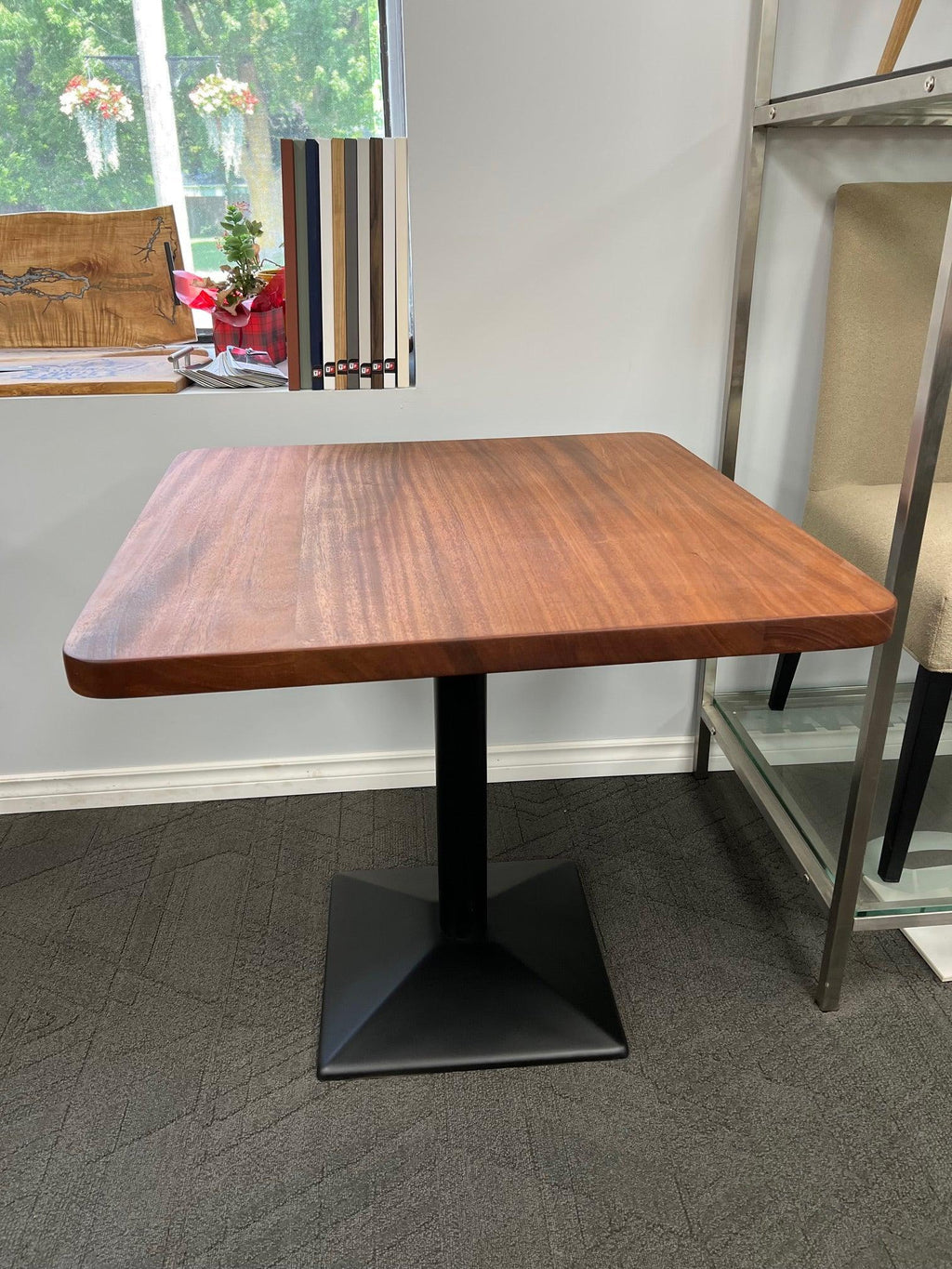 Table carrée de bistrot/de jeu en acajou - 80 x 80 cm