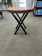Table d'appoint ronde en noyer de 23 pouces