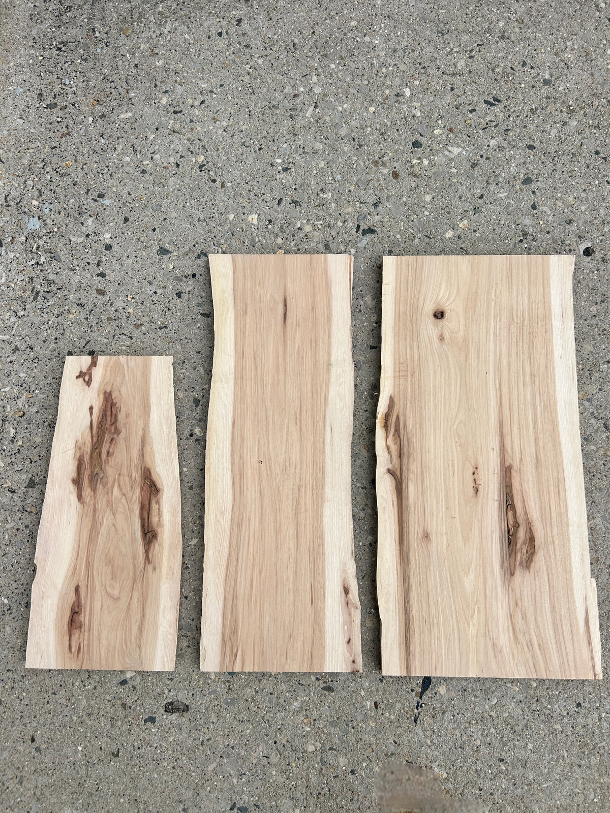 Packs de planches à charcuterie en noyer hickory 4/4 Live Edge